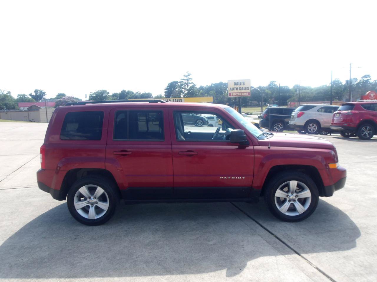 Used 2014 Jeep Patriot Latitude FWD image 5