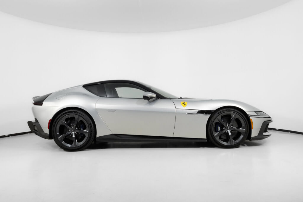 Used 2025 Ferrari 12Cilindri RWD image 10