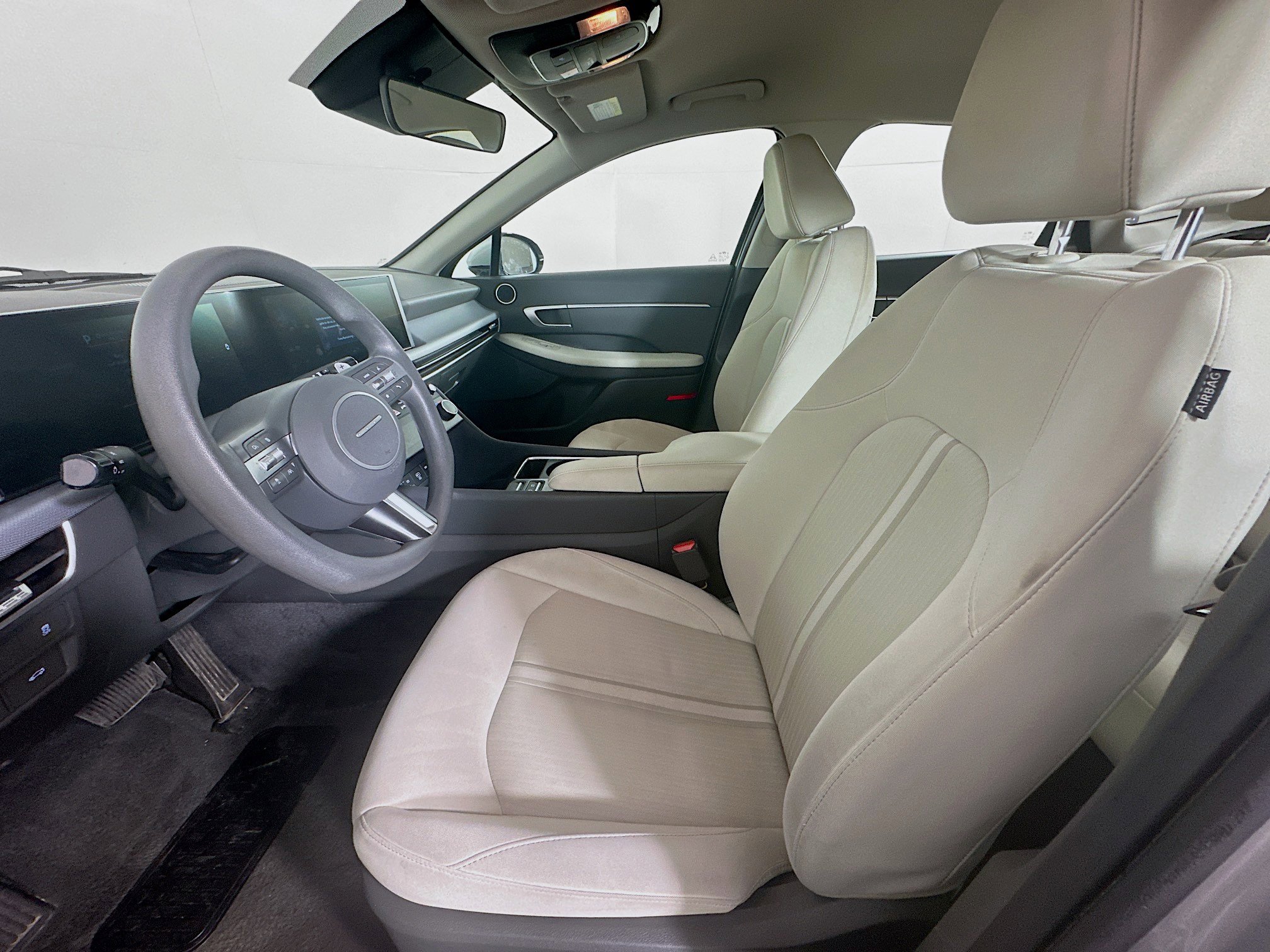 Used 2025 Hyundai Sonata SEL FWD image 13