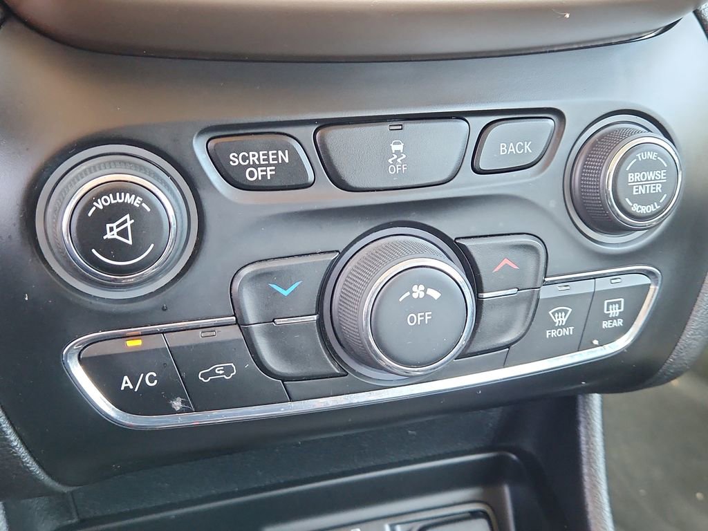 Used 2017 Jeep Cherokee Sport w/ Cold Weather Group image 25