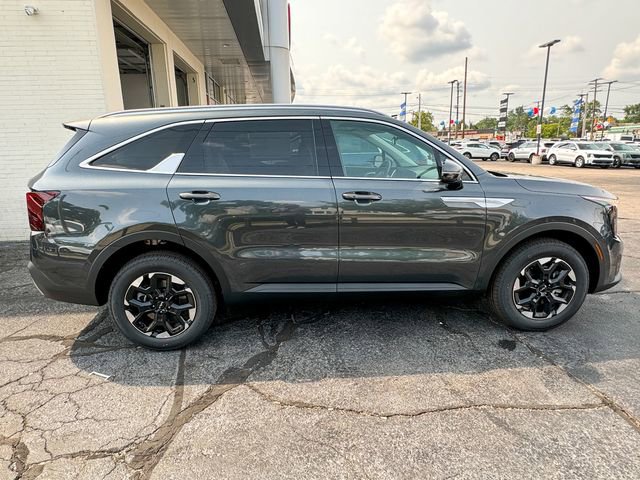 Used 2025 Kia Sorento S AWD/4WD image 4