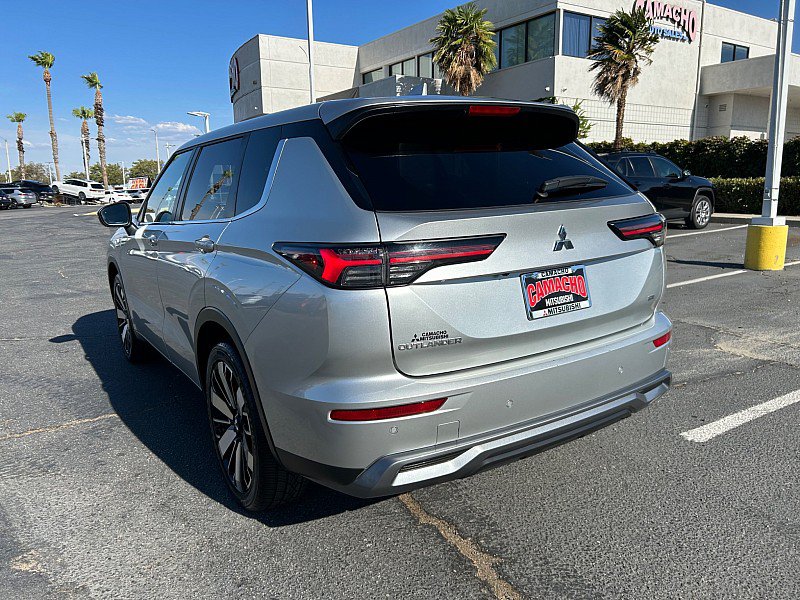 Used 2025 Mitsubishi Outlander SE FWD image 9