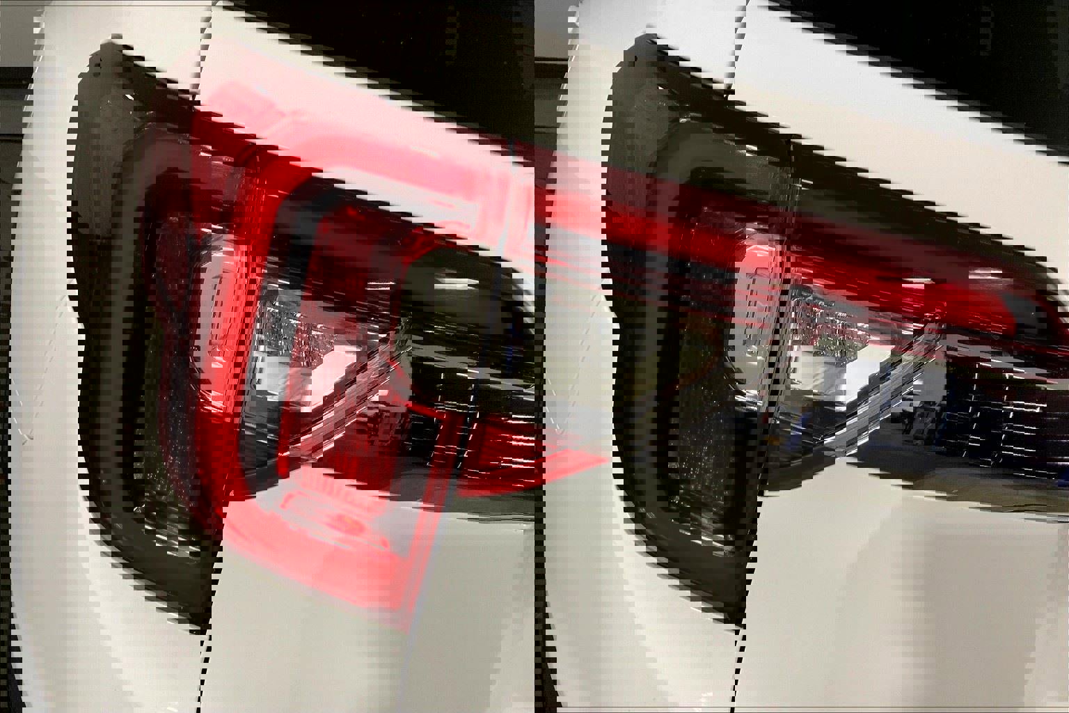 Used 2023 GMC Acadia SLE w/ Driver Convenience Package image 29