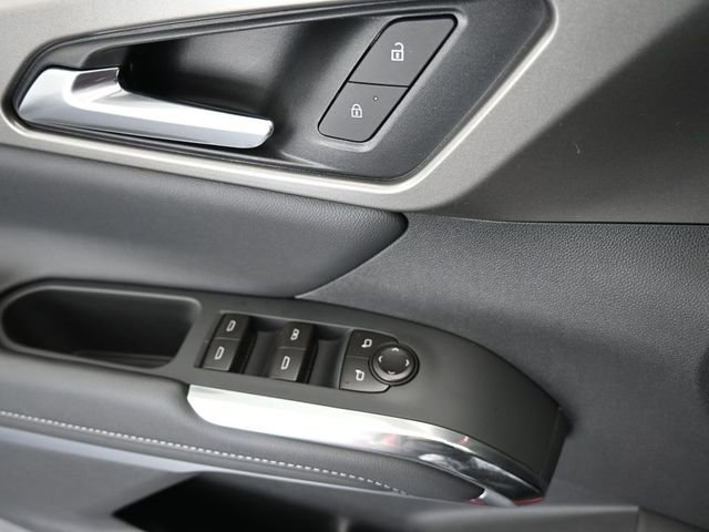 New 2026 Chevrolet Traverse LT w/ LPO, Floor Liner Package FWD image 34