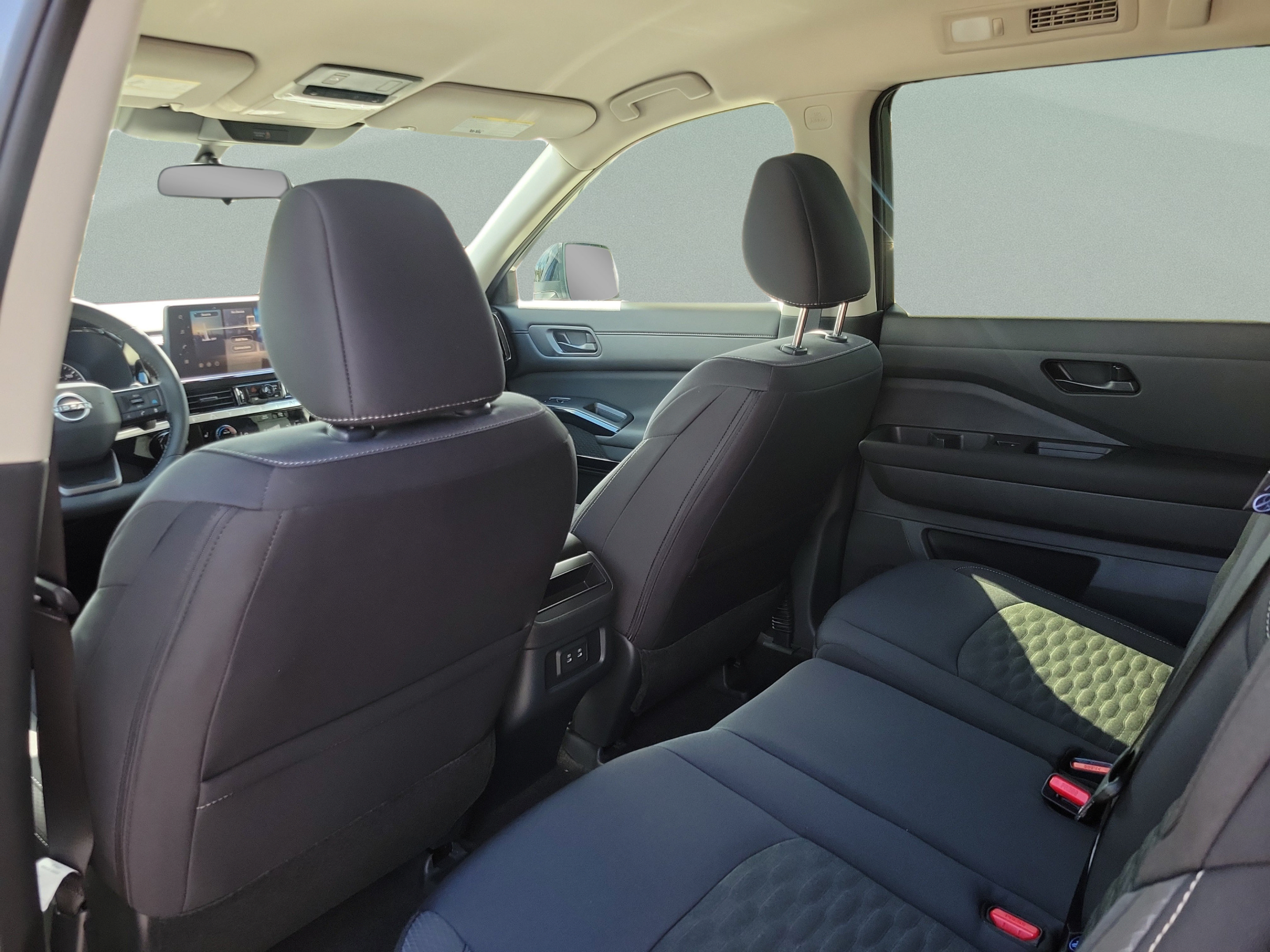 New 2026 Nissan Pathfinder SV w/ Cargo Package FWD image 10