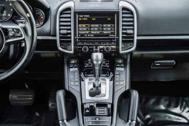 Used 2016 Porsche Cayenne image 21