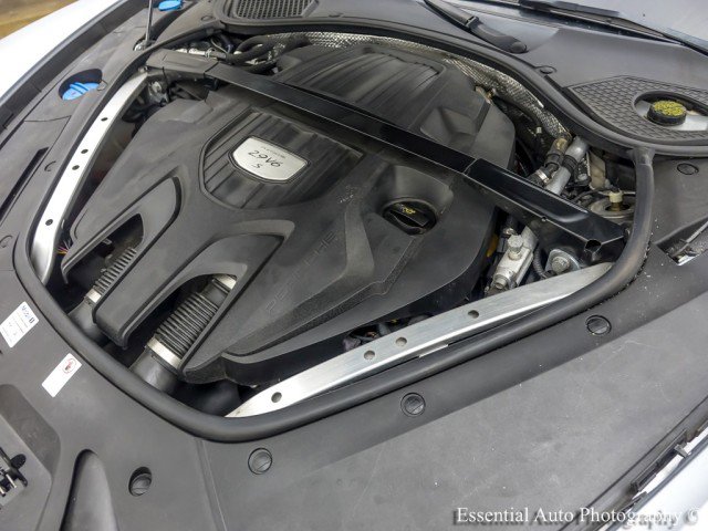 Used 2018 Porsche Panamera 4S image 32
