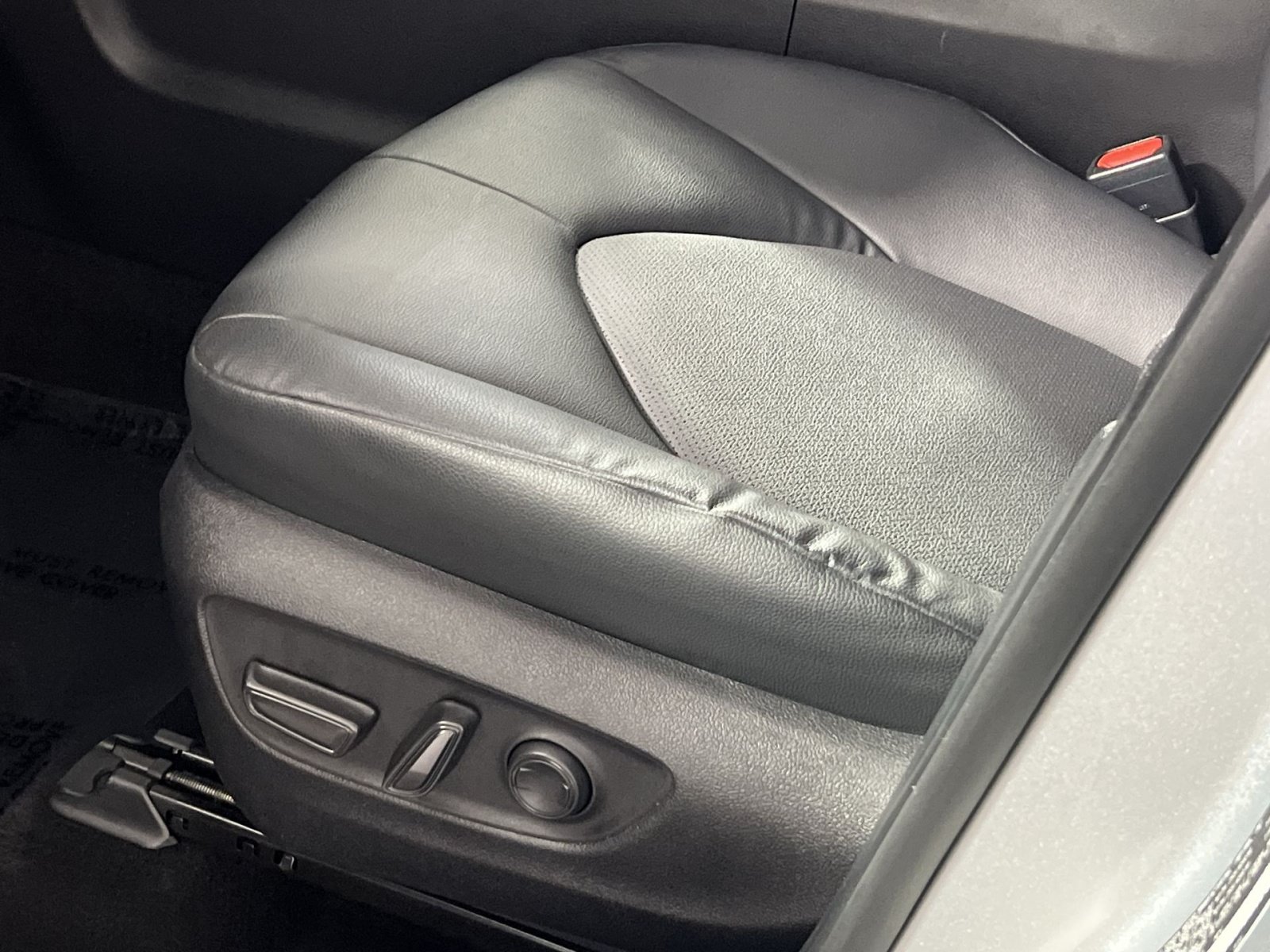 Used 2025 Toyota Grand Highlander AWD image 15