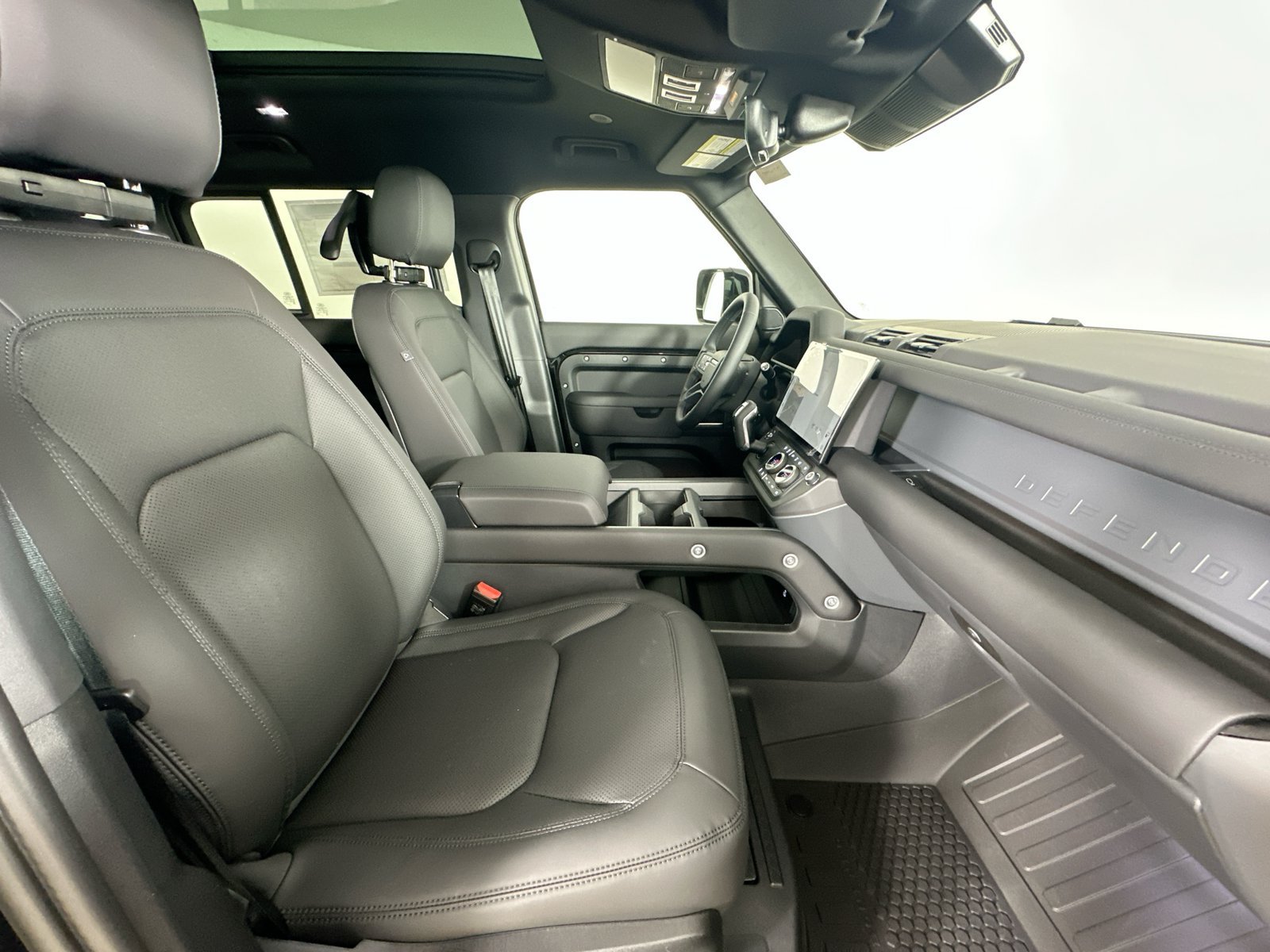New 2026 Land Rover Defender 110 X-Dynamic SE AWD/4WD image 45
