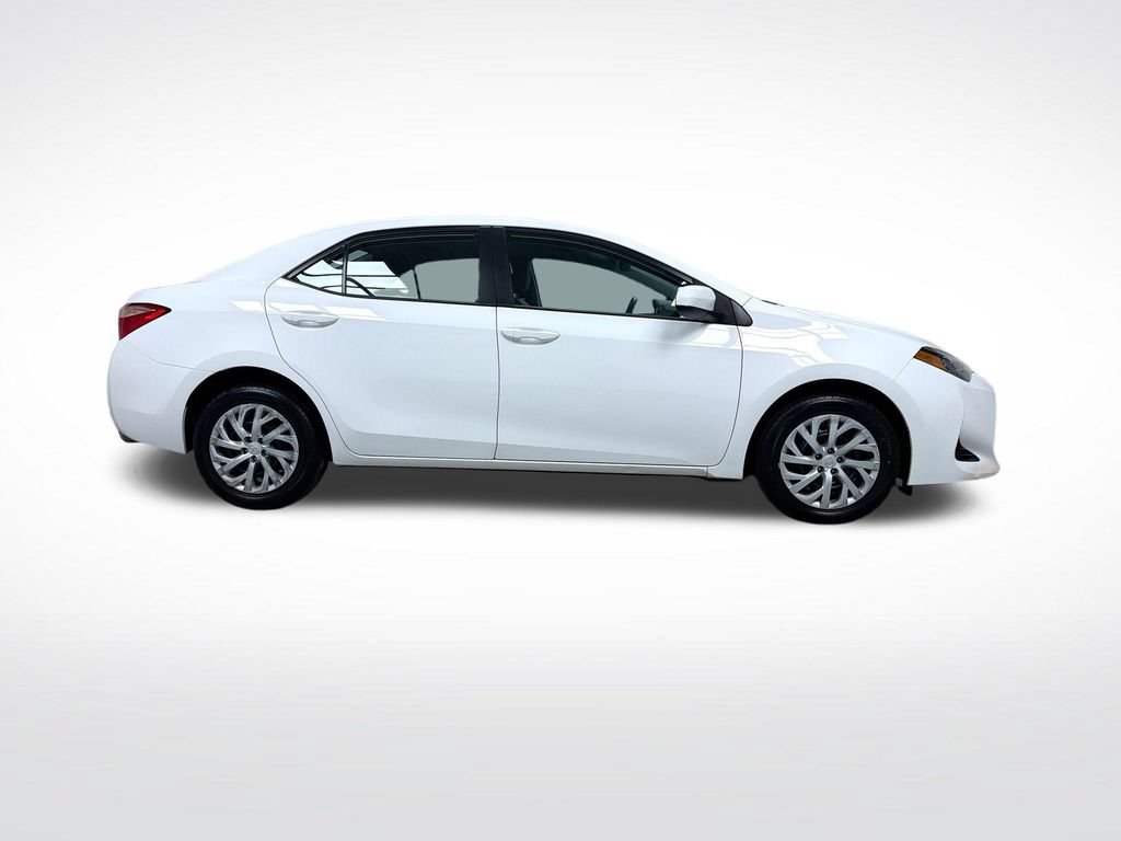 Used 2017 Toyota Corolla LE w/ Carpet Mat Package (TMS) FWD image 10