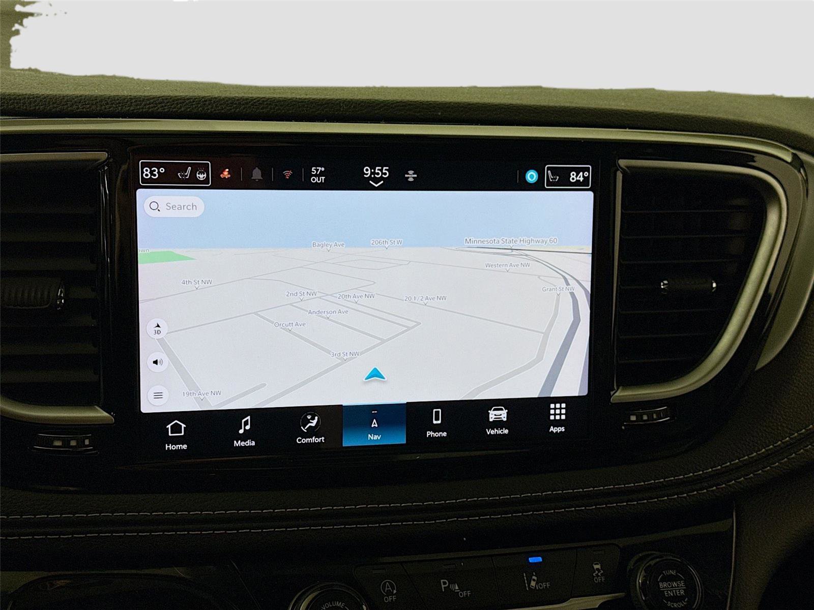 Used 2025 Chrysler Pacifica Limited image 7