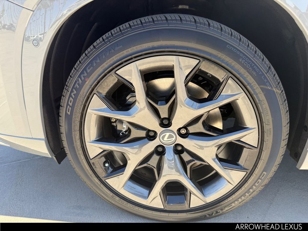 New 2026 Lexus TX 500h AWD image 10