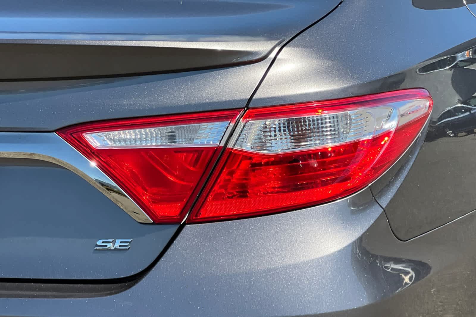 Used 2017 Toyota Camry SE FWD image 29
