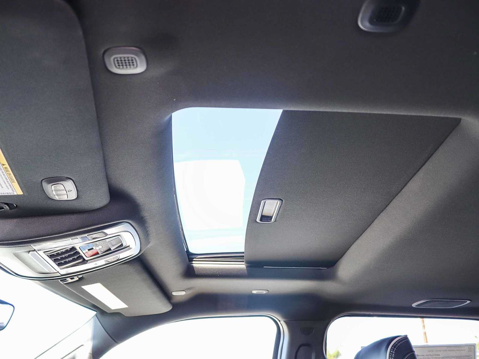New 2026 RAM 3500 Laramie AWD/4WD image 19