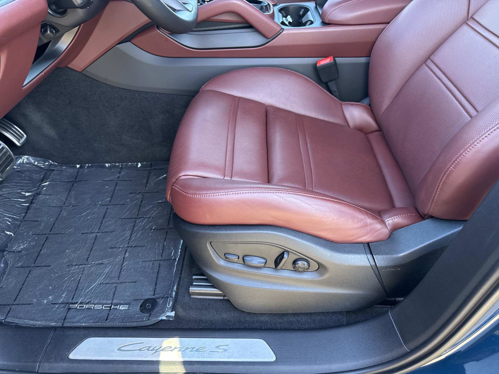 Used 2024 Porsche Cayenne S image 20