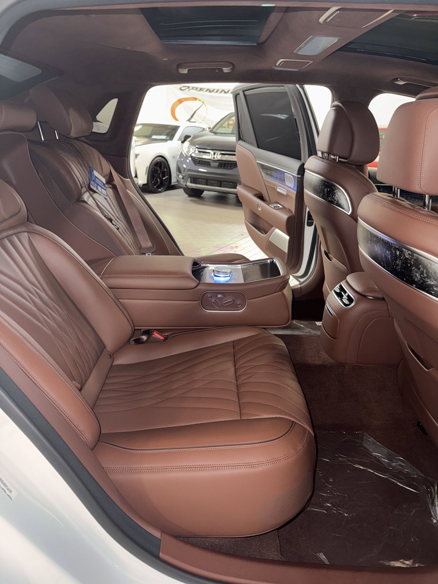 Used 2025 Genesis G90 3.5T image 19