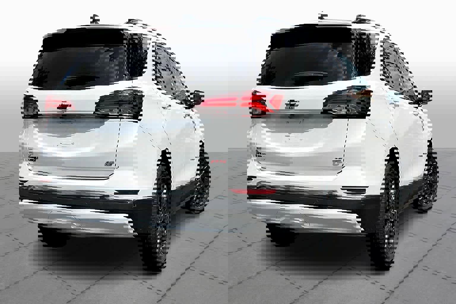 Used 2023 Chevrolet Equinox RS w/ RS Leather Package image 13