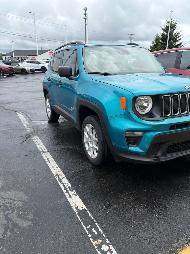 Used 2021 Jeep Renegade Sport w/ Sport Appearance Group AWD/4WD image 4