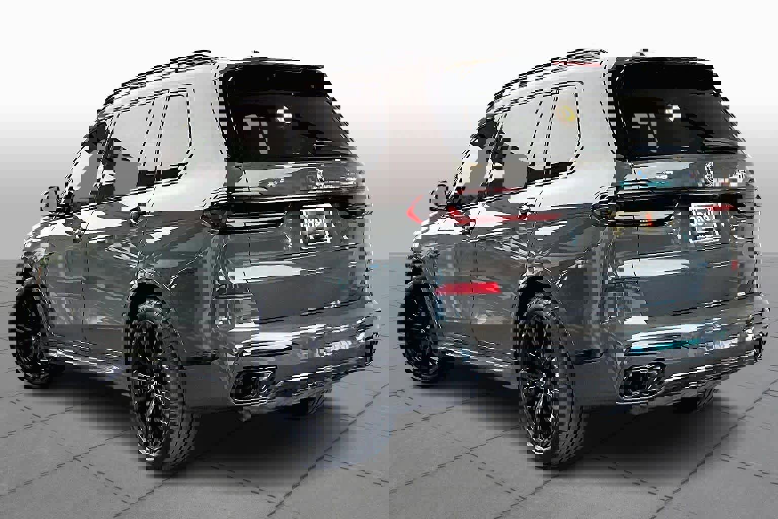 Used 2025 BMW X7 M60i image 12