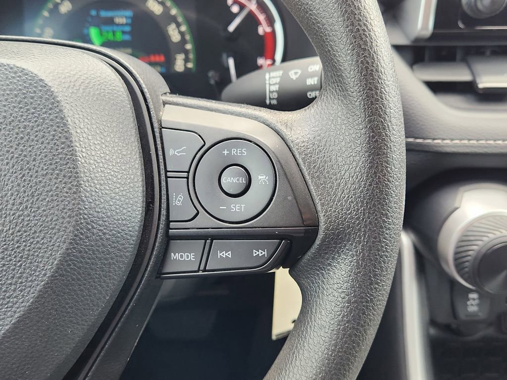 Used 2024 Toyota RAV4 LE image 33