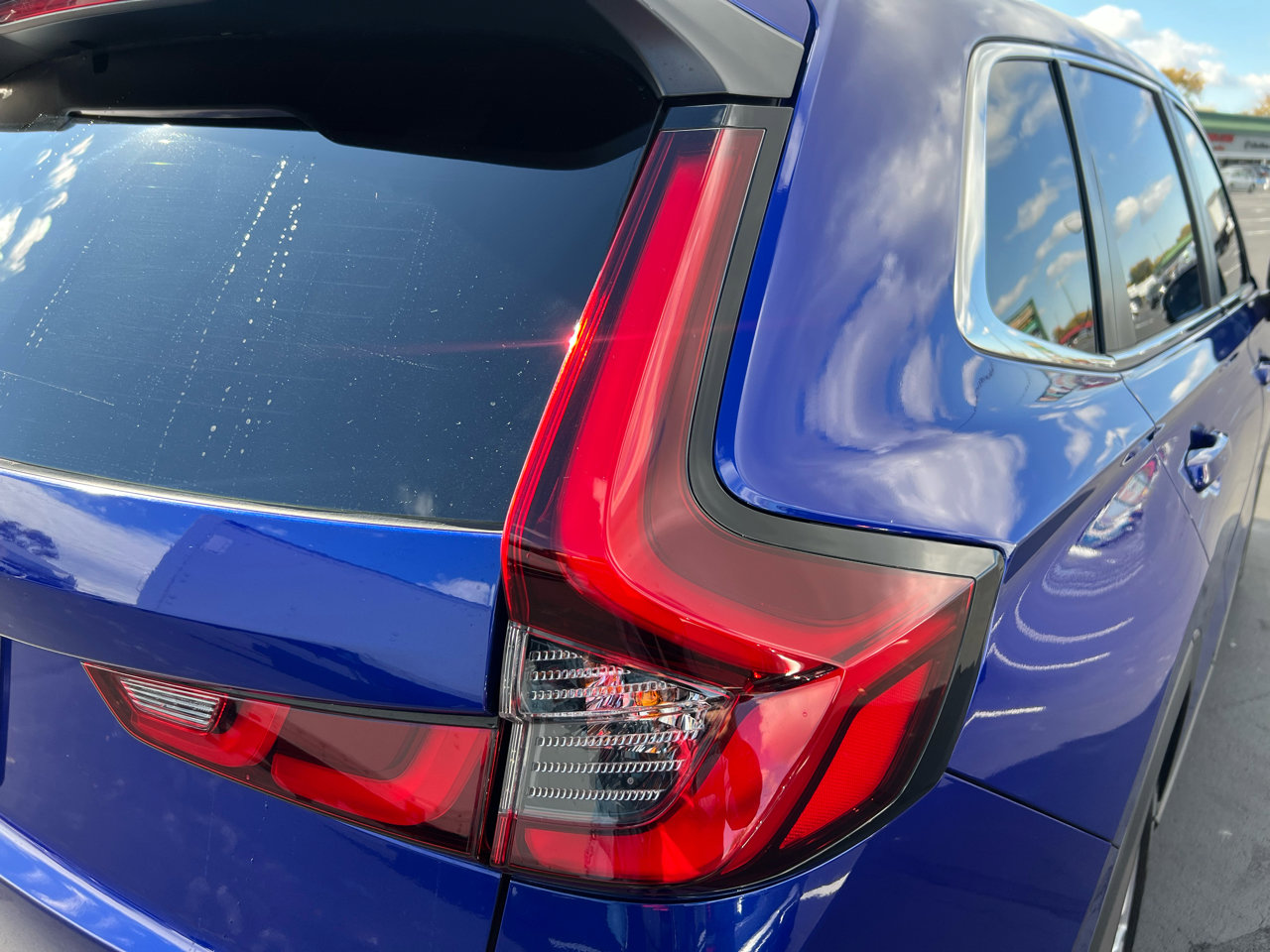 Used 2025 Honda CR-V EX-L image 11