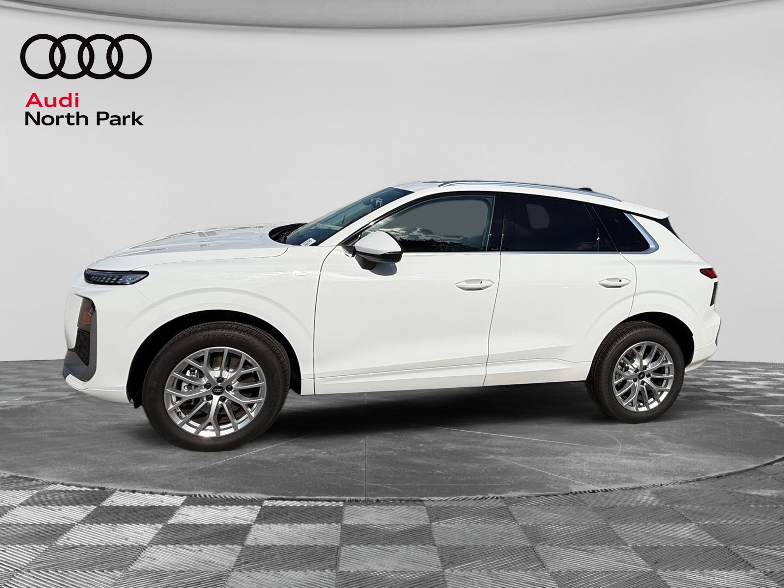 New 2026 Audi Q3 quattro 2.0T AWD/4WD image 2
