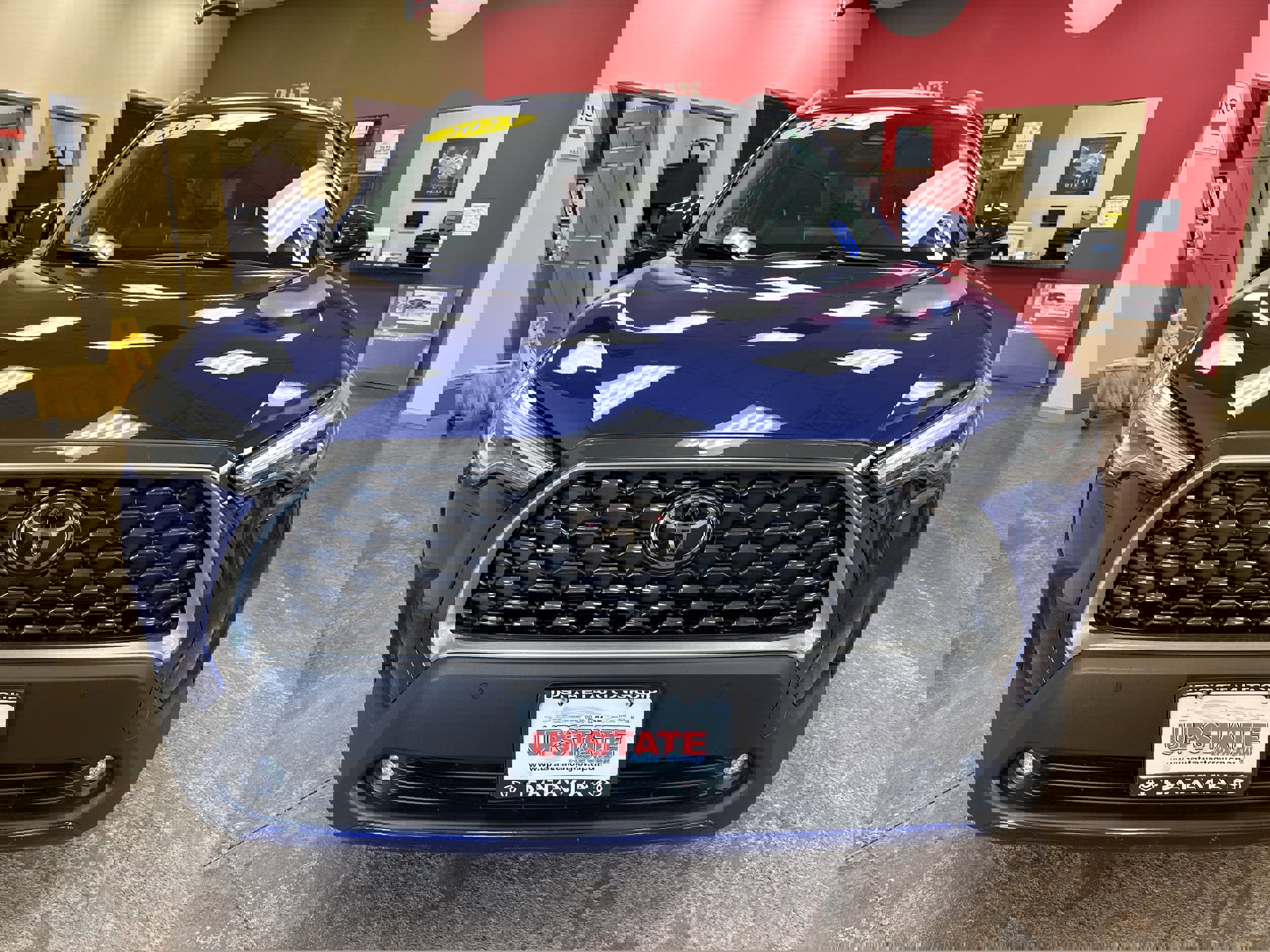 Used 2023 Toyota Corolla Cross XLE w/ Convenience Package video 2