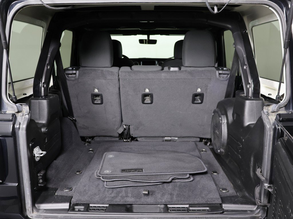 Used 2020 Jeep Wrangler Unlimited Sahara w/ Uconnect 4C Nav & Sound Group image 13