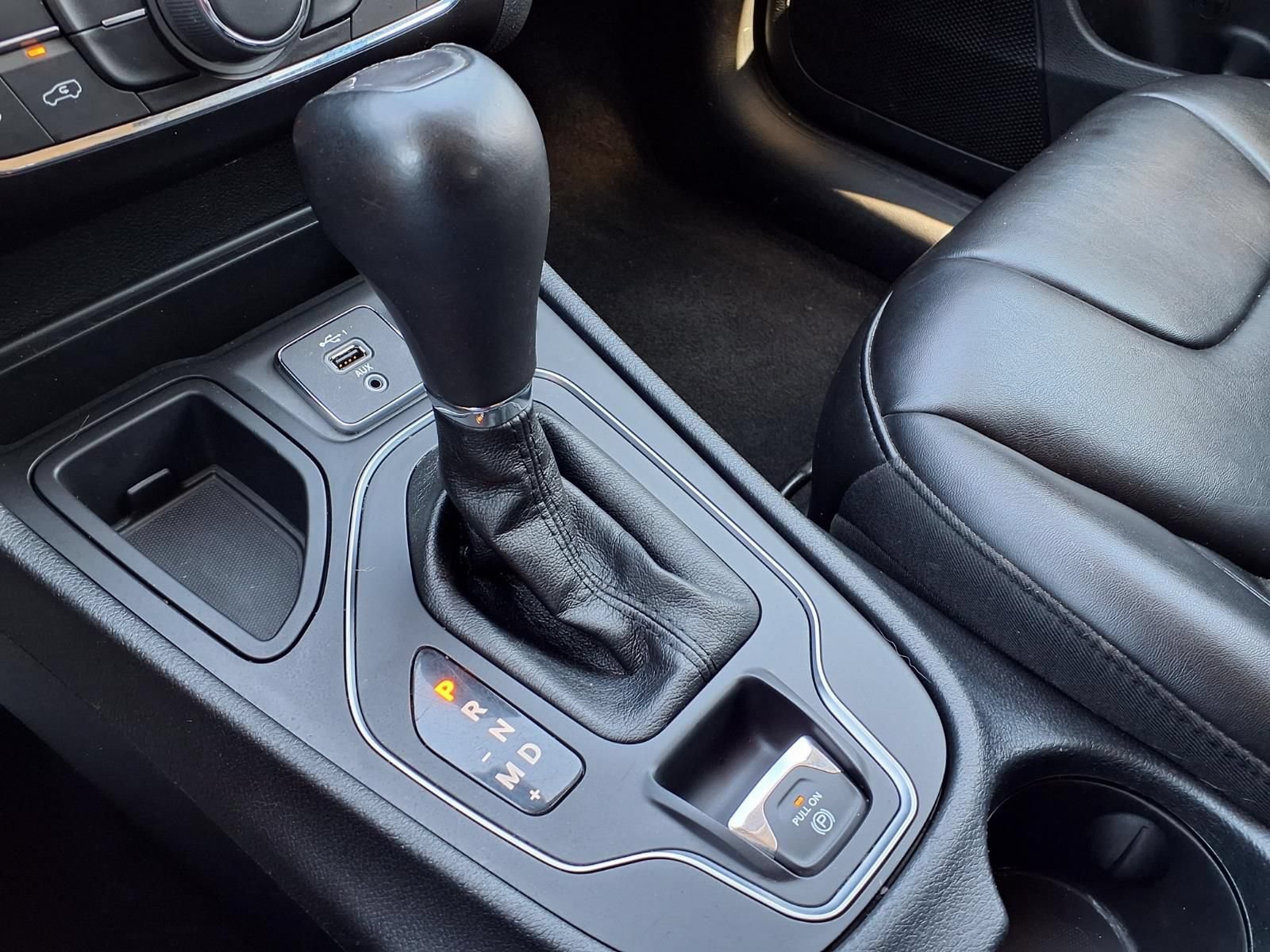 Used 2020 Jeep Cherokee Latitude Plus FWD image 25
