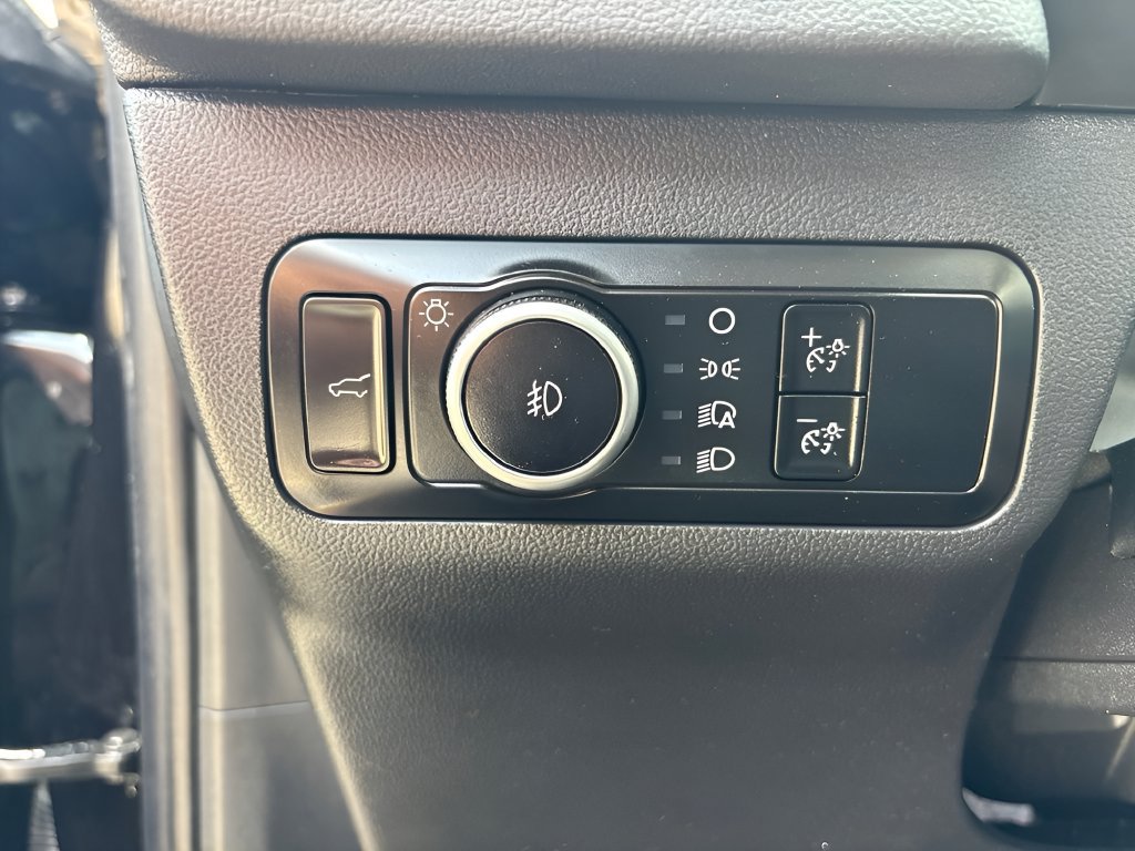 Used 2025 Ford Escape Platinum AWD/4WD image 13