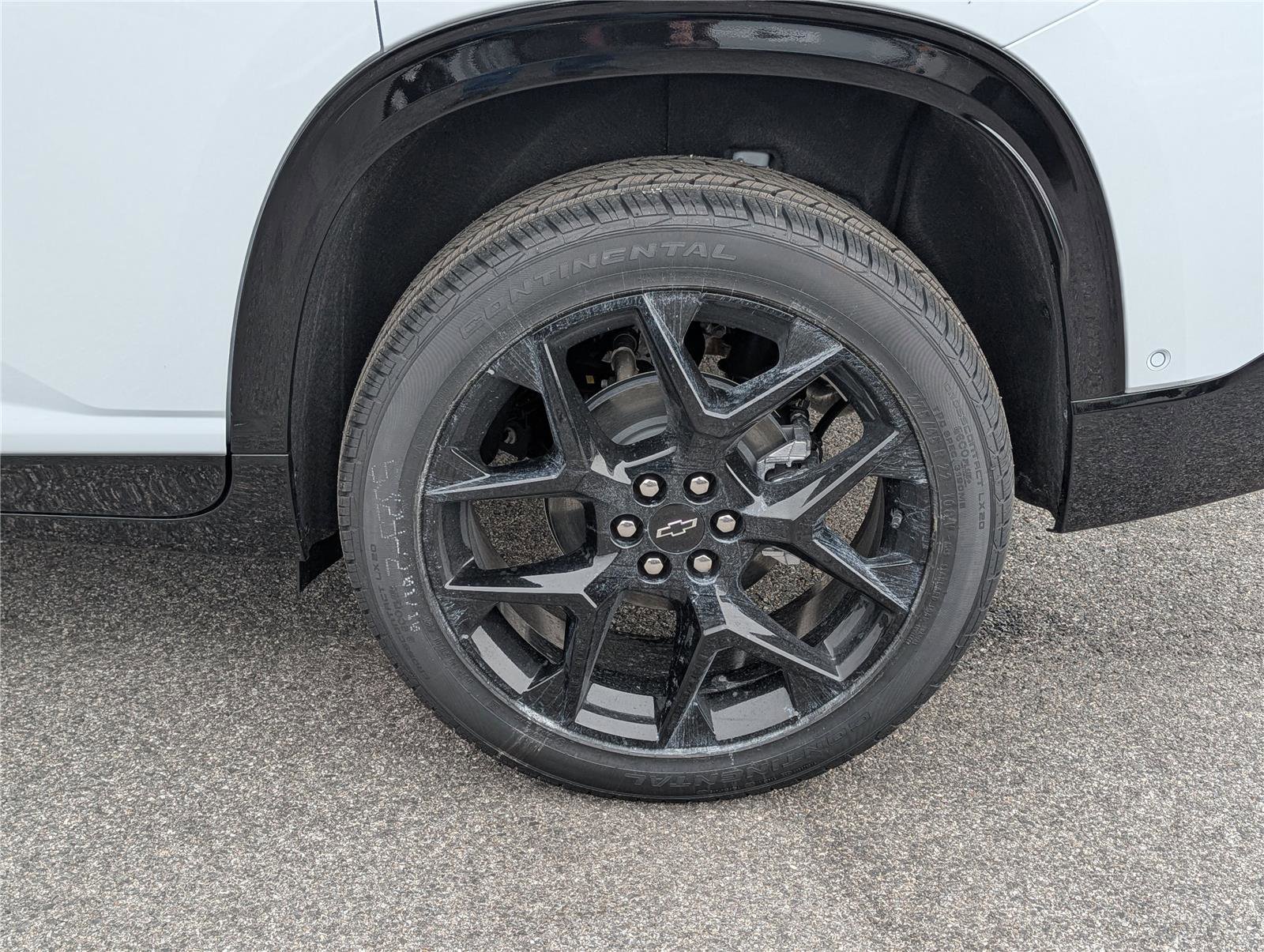 New 2026 Chevrolet Traverse RS w/ LPO, Floor Liner Package image 5