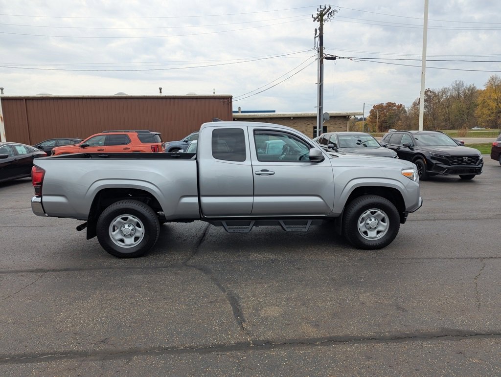 Used 2019 Toyota Tacoma SR w/ SR Convenience Package image 2