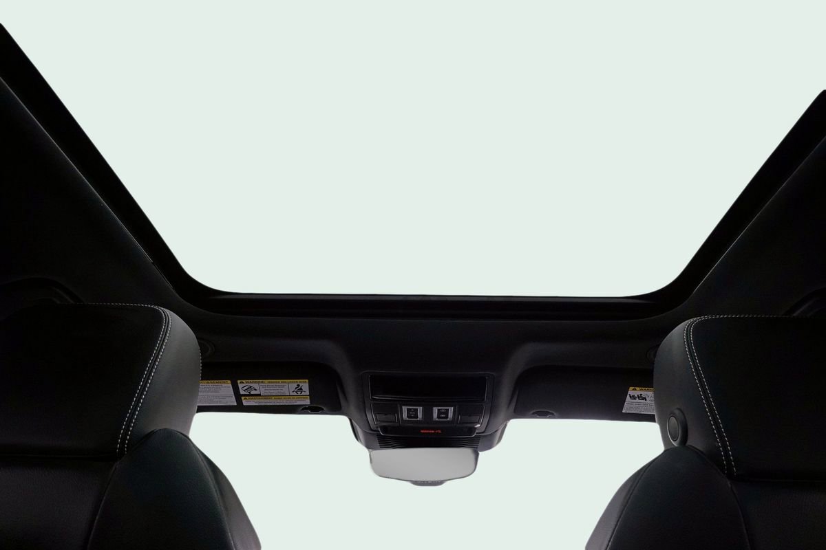 Used 2024 Jaguar F-PACE R-Dynamic S image 30