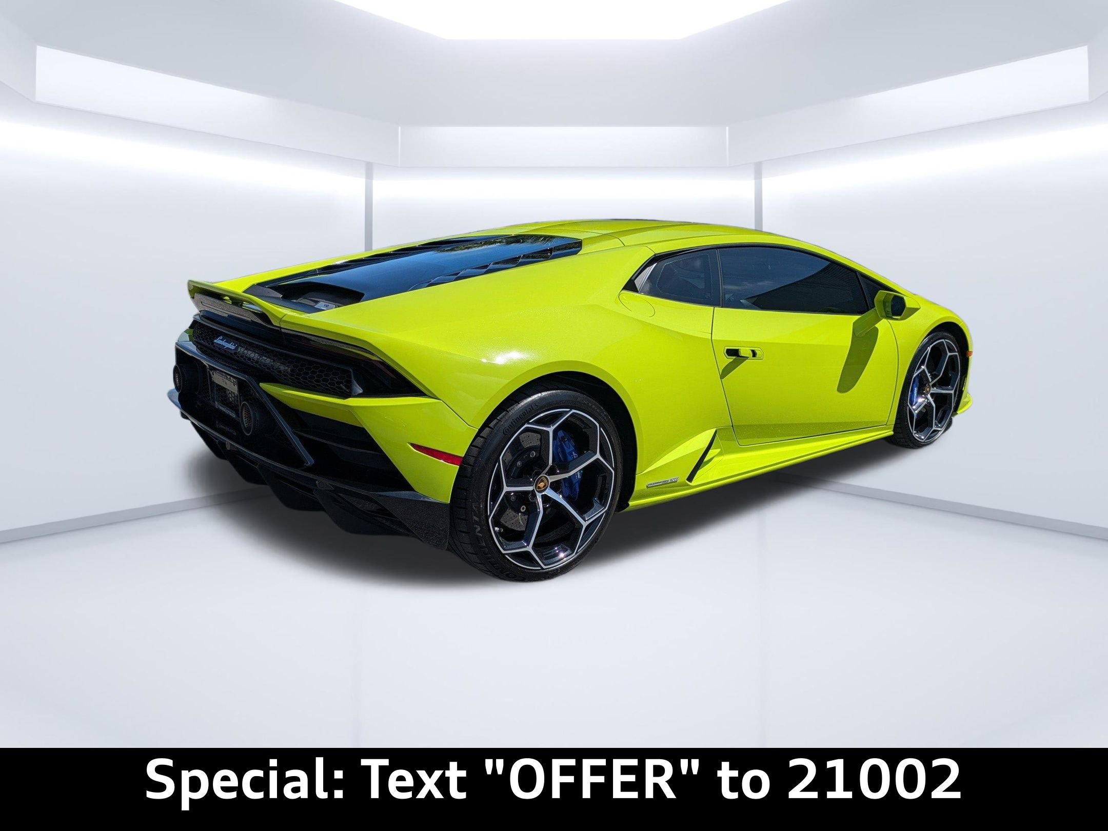 Used 2020 Lamborghini Huracan EVO image 3