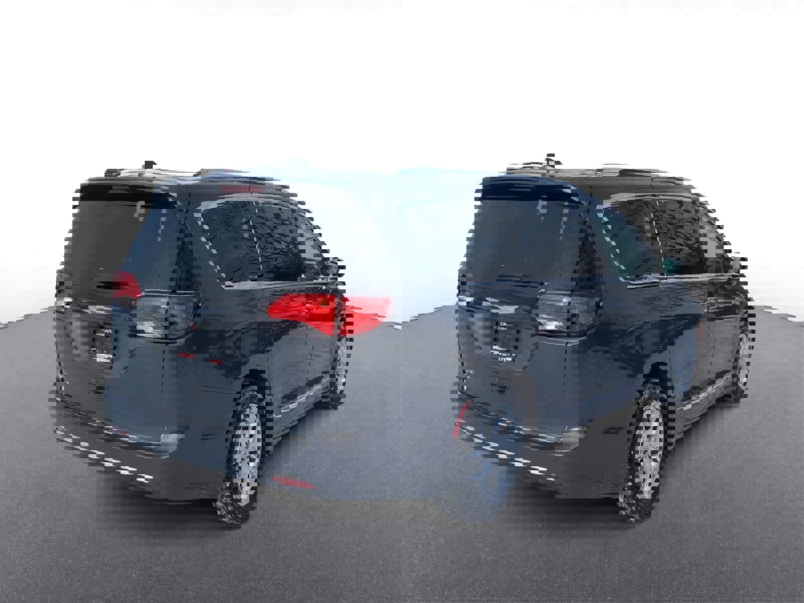 Certified 2017 Chrysler Pacifica Touring-L Plus w/ Advanced Safetytec Group image 8