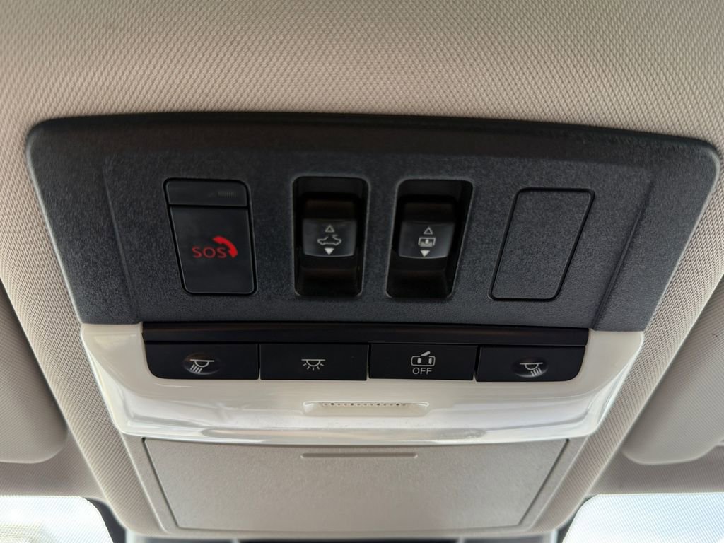 Used 2021 Nissan Rogue Platinum image 18