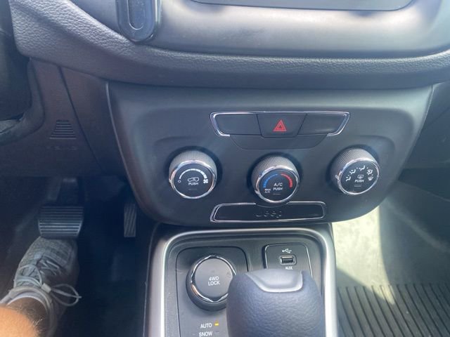 Used 2018 Jeep Compass Sport image 23