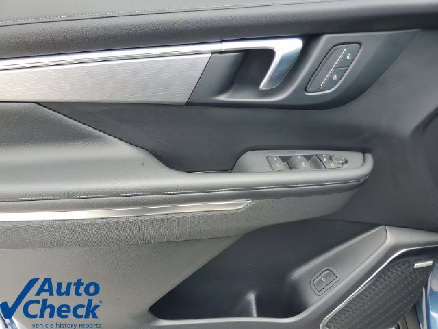 Used 2025 Buick Enclave Preferred FWD image 19