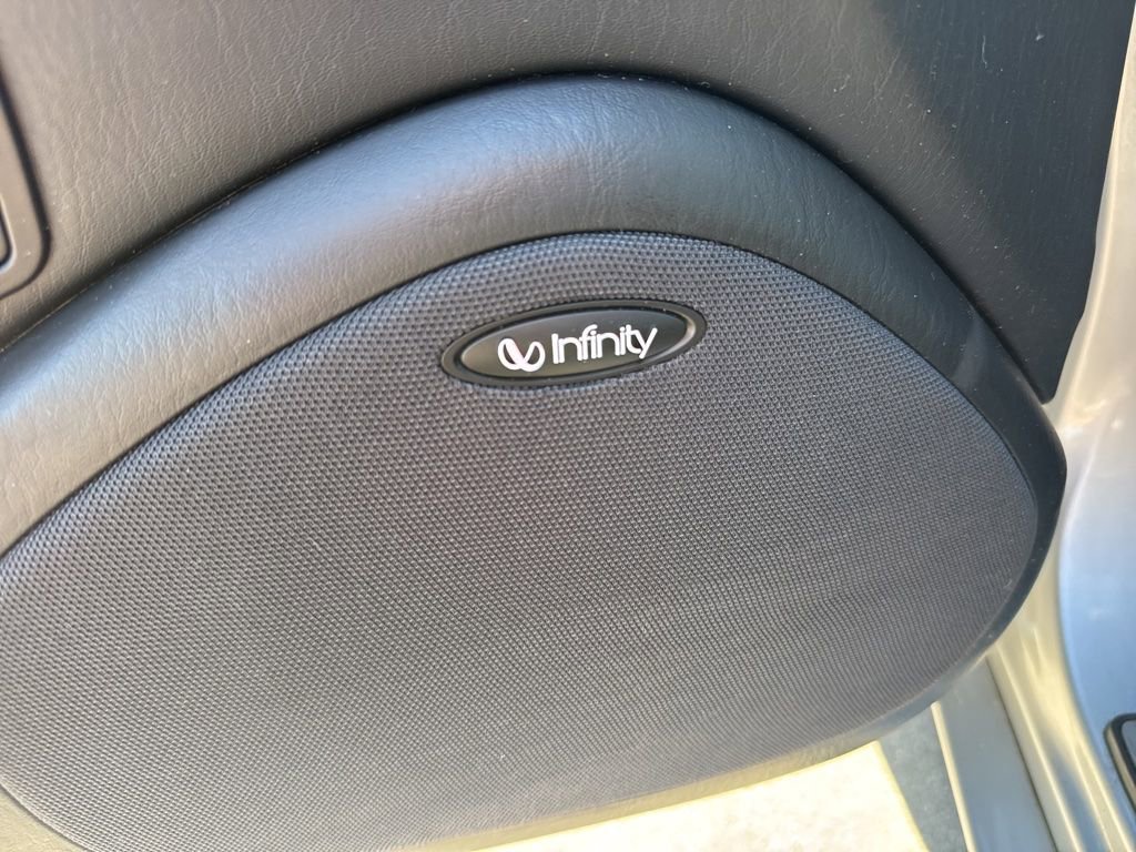 Used 2005 Hyundai XG350 L image 12