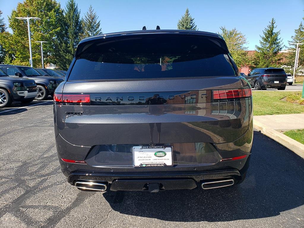 New 2025 Land Rover Range Rover Sport Dynamic SE image 7