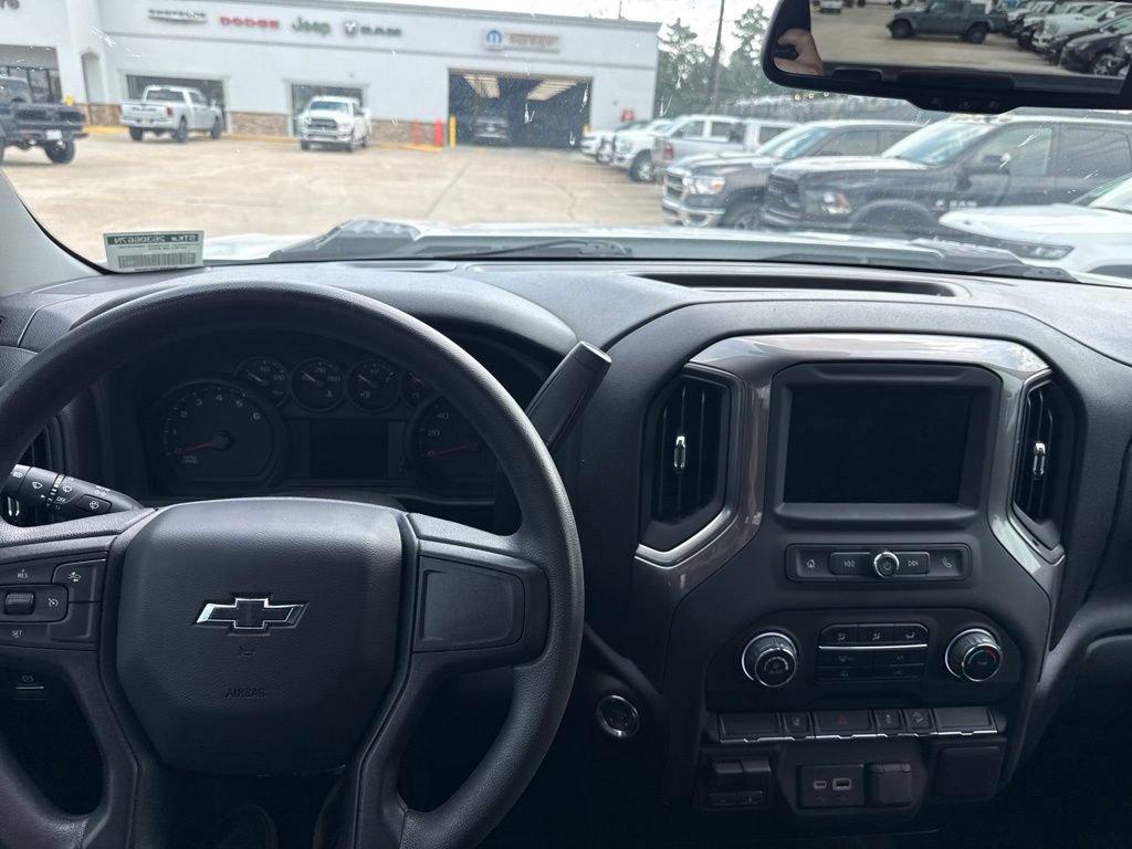 Used 2025 Chevrolet Silverado 2500 Custom AWD/4WD image 17