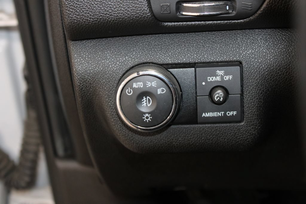 Used 2017 Chevrolet Traverse Premier FWD image 42