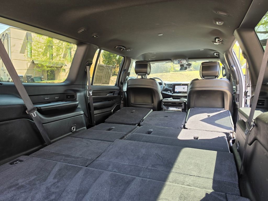 Used 2024 Jeep Wagoneer L Series II image 41