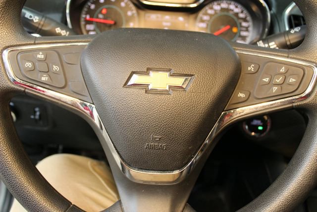Used 2018 Chevrolet Cruze LT w/ LT Convenience Package FWD image 18