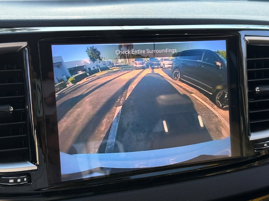 Used 2024 Chrysler Pacifica Touring-L FWD image 28