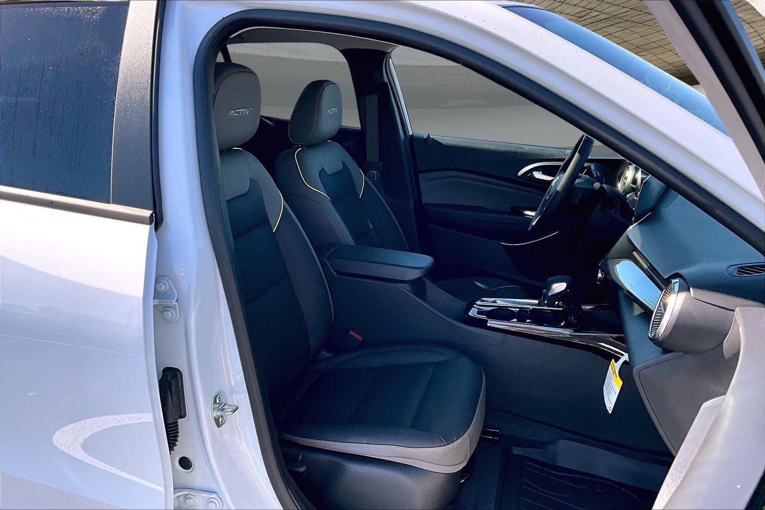 New 2026 Chevrolet Trax ACTIV w/ Sunroof Package image 12