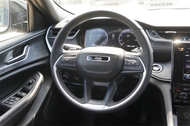 New 2025 Jeep Grand Cherokee Altitude image 15