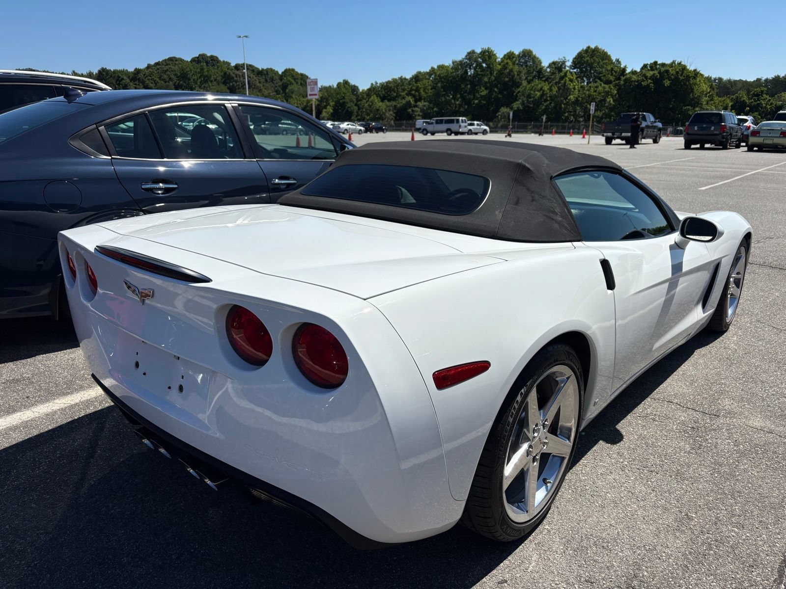 Used 2006 Chevrolet Corvette Convertible w/ Preferred Equipment Group RWD image 6