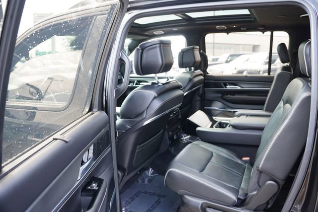 Used 2022 Jeep Grand Wagoneer Series II image 17