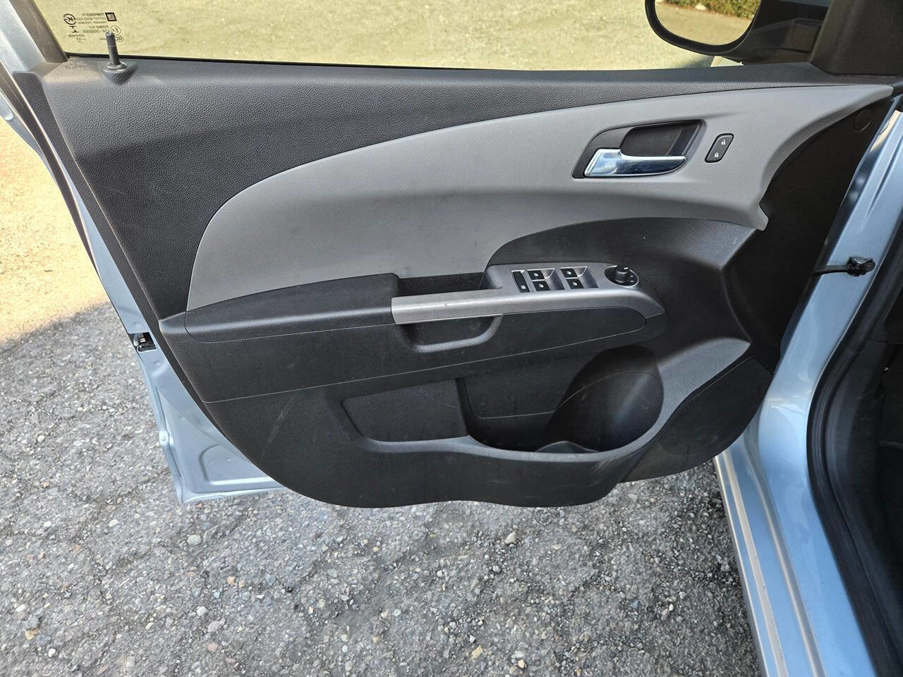 Used 2018 Chevrolet Sonic Premier FWD image 19
